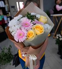Букет цветов из:  Герберы, Розы и Хризантемы #REPLACE_PRED# совхозе им. Ленина